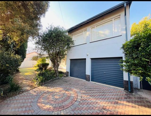 4 BEDROOM HOUSE FOR SALE IN SOUTH CREST